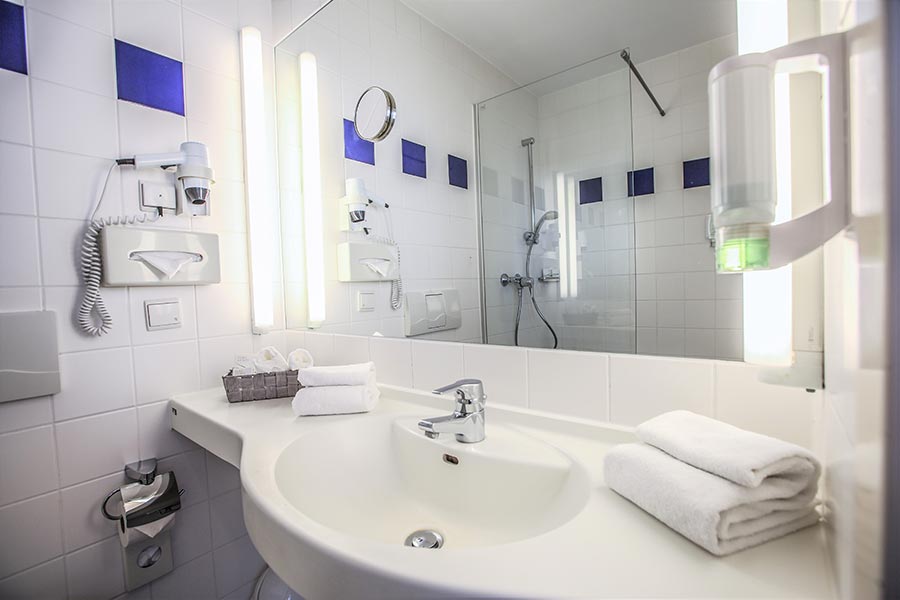 Business-Suite Badezimmer - Hotel Plaza Hannover GmbH